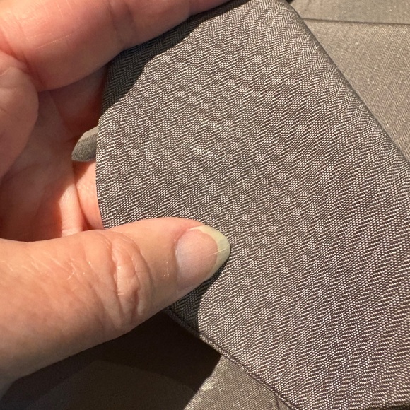 Gorgeous vintage Giorgio Armani silk suit - size 38/ roughly size 4 - Picture 8 of 13